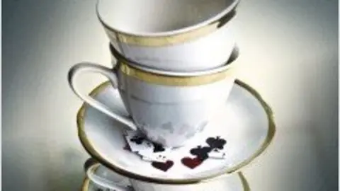 portada_los-crimenes-de-alicia_guillermo-martinez_201901141004