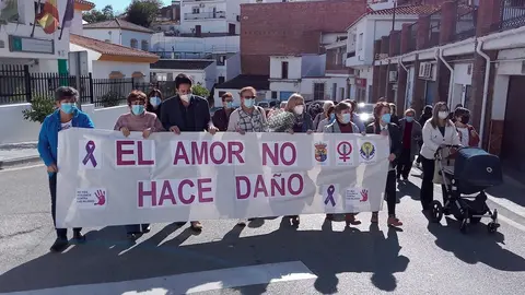 Conmemoración 25N Benamocarra -corporación y asociación de mujeres.
